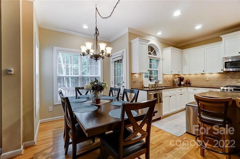 Photo 15 of 47 - 12229 Danielle Christina Ct, Charlotte, NC 28216