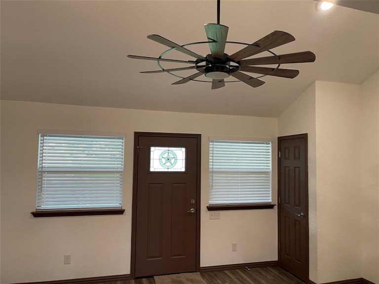 Photo 7 of 40 - 208 Guinevere Dr, Weatherford, TX 76086