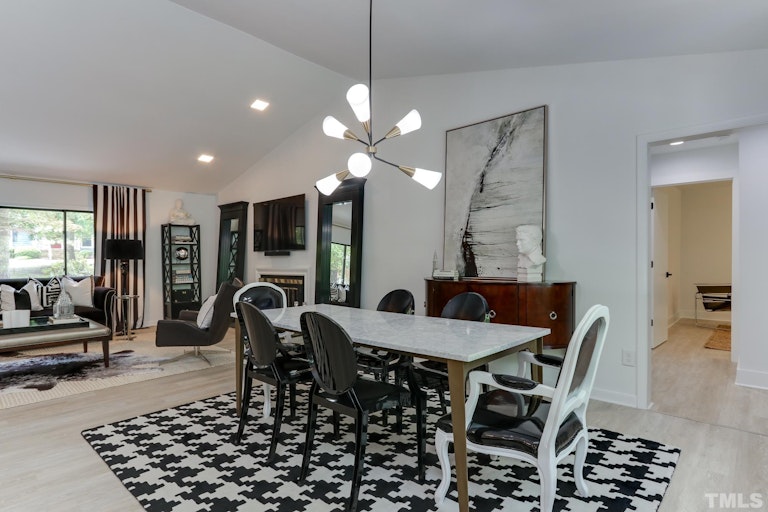 Photo 12 of 29 - 3016 Sylvania Dr, Raleigh, NC 27607