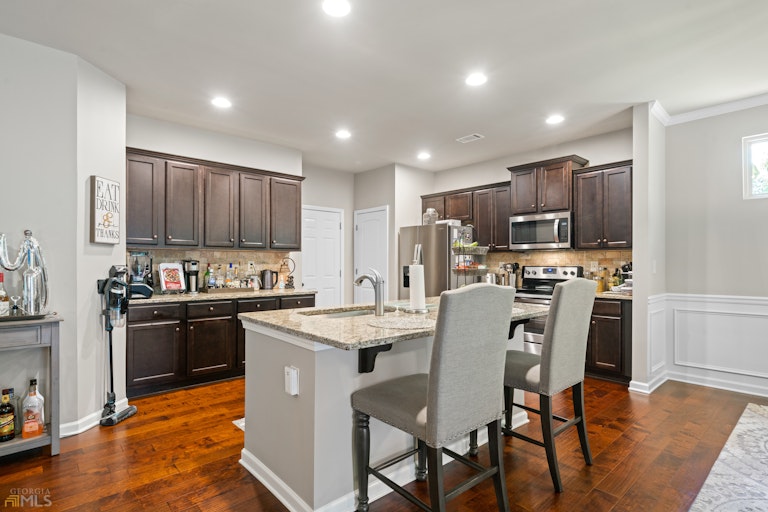 Photo 7 of 28 - 5729 Westin Cir, Flowery Branch, GA 30542