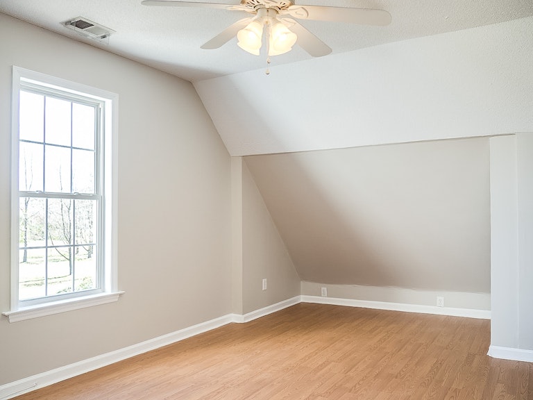 Photo 16 of 23 - 1142 Darius Pearce Rd, Youngsville, NC 27596
