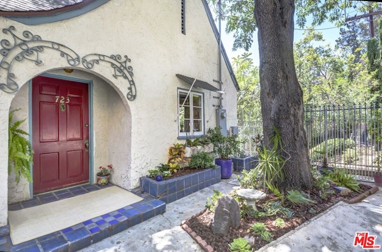 Photo 2 of 49 - 723 Sunnyhill Dr, Los Angeles, CA 90065