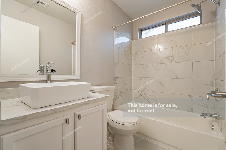Photo 22 of 29 - 1470 S Red Rock Ct Unit A, Gilbert, AZ 85296