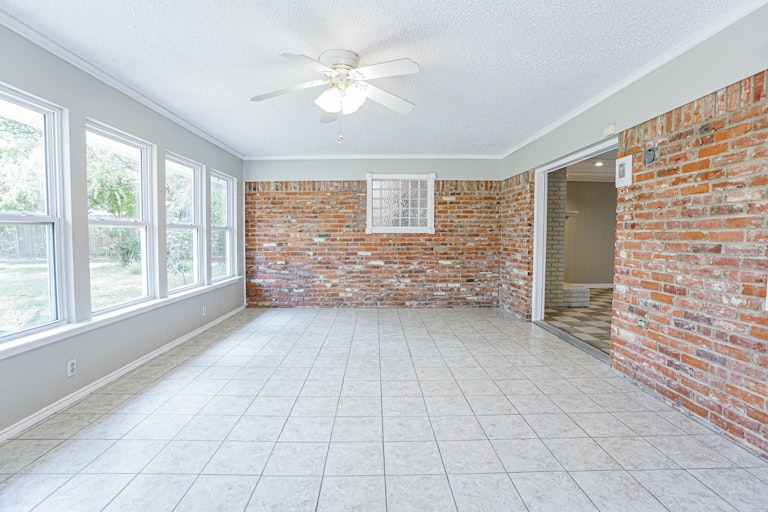 Photo 14 of 23 - 6425 Trail Lake Dr, Fort Worth, TX 76133