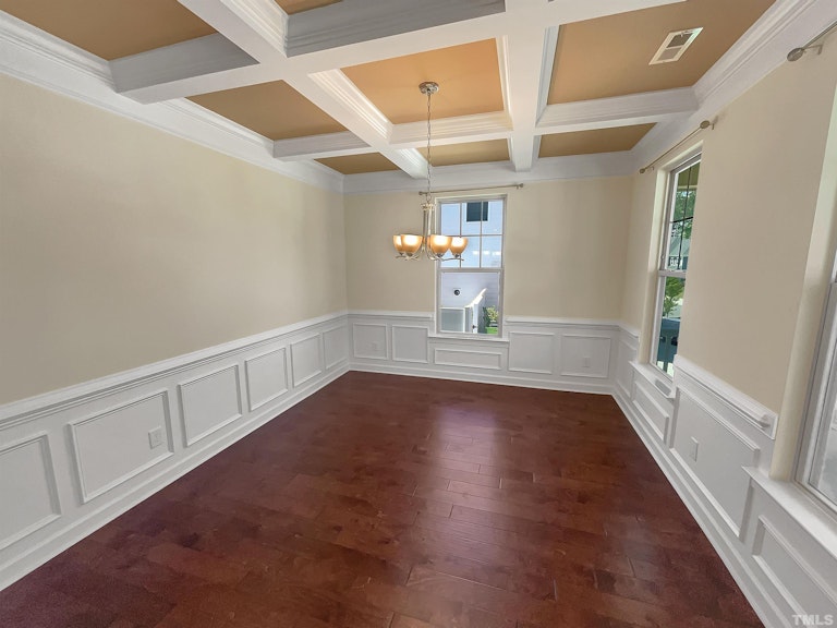 Photo 5 of 23 - 4005 Manderleigh Dr, Knightdale, NC 27545