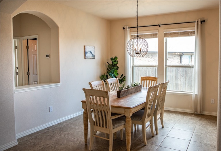 Photo 13 of 39 - 8329 Angelo Loop, Round Rock, TX 78665