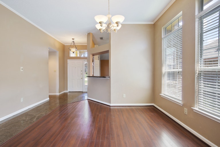 Photo 12 of 25 - 1523 Tuley St, Cedar Hill, TX 75104