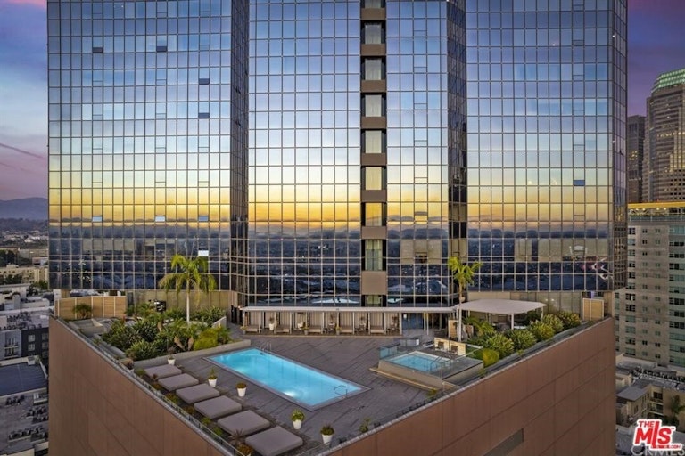 Photo 9 of 14 - 1100 Wilshire Blvd #2010, Los Angeles, CA 90017