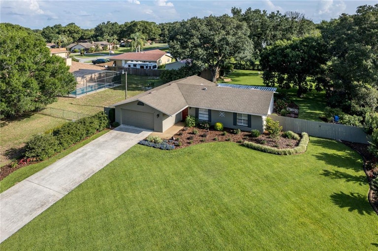 Photo 13 of 14 - 10035 Bunker Rd, Leesburg, FL 34788