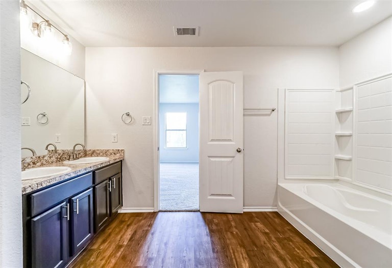 Photo 17 of 31 - 16531 Ranchero Creek Way, Houston, TX 77049