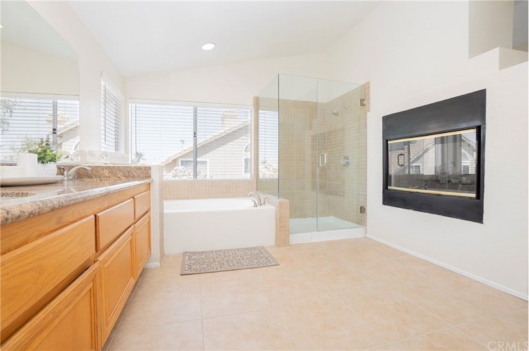 Photo 18 of 25 - 7306 Yellow Jasmine Dr, Highland, CA 92346