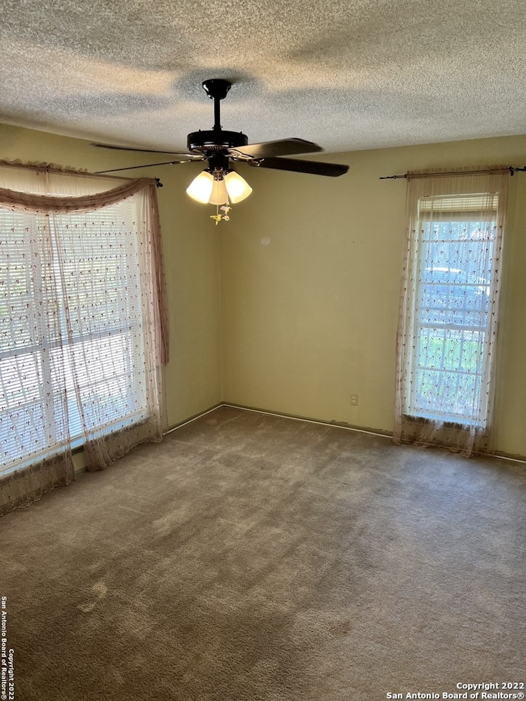 Photo 5 of 12 - 5918 Seacroft Dr, San Antonio, TX 78238