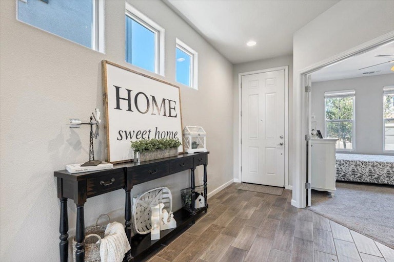 Photo 3 of 42 - 2156 Castle Pines Way, Roseville, CA 95747
