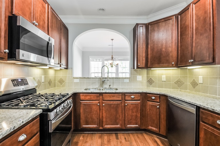 Photo 14 of 25 - 135 Florians Dr, Holly Springs, NC 27540