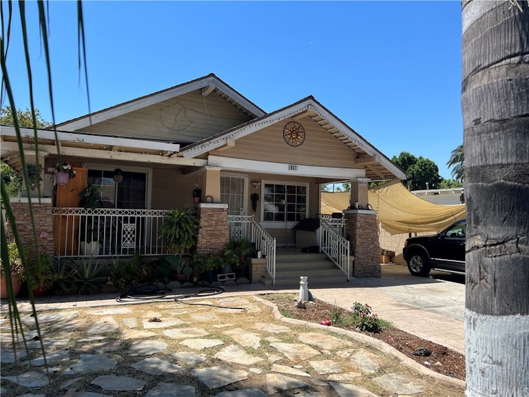 Photo 3 of 14 - 651 W Nevada St, Ontario, CA 91762