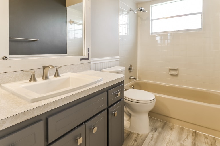 Photo 6 of 27 - 1195 Glowood Ave, Spring Hill, FL 34609