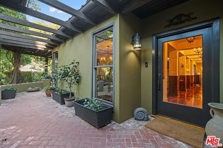 Photo 12 of 48 - 5111 Aldea Ave, Encino, CA 91316
