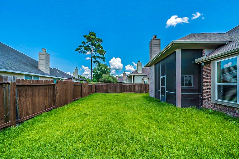 Photo 30 of 35 - 13707 Parkers Cove Ct, Houston, TX 77044