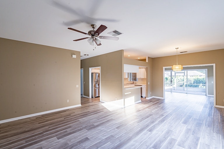 Photo 13 of 27 - 443 Sandestin Dr, Winter Haven, FL 33884