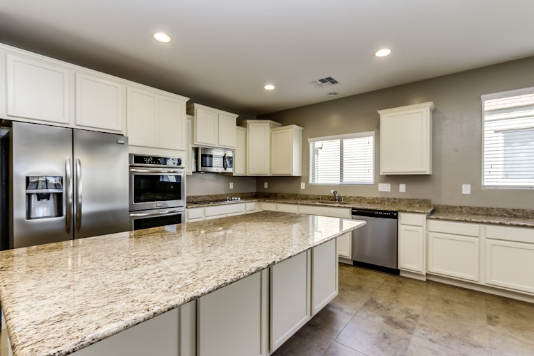 Photo 5 of 26 - 4541 E Rhyolite Dr, San Tan Valley, AZ 85143