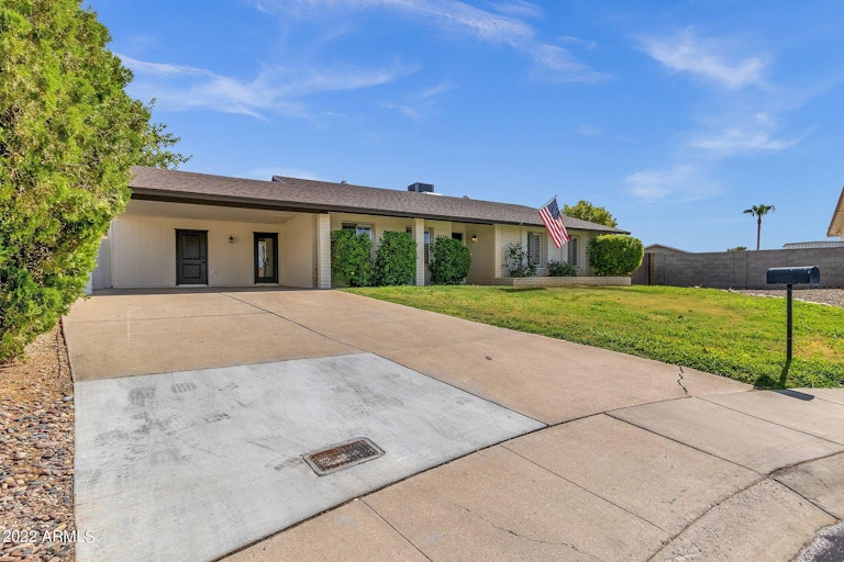 Photo 5 of 36 - 12423 N 37th Pl, Phoenix, AZ 85032