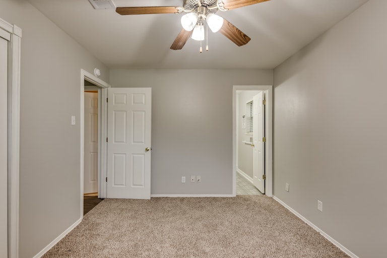 Photo 15 of 23 - 2218 Darrell Ct, Irving, TX 75060
