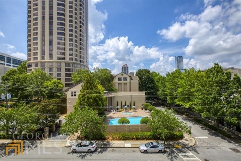 Photo 30 of 42 - 3435 Kingsboro Rd NE #602, Atlanta, GA 30326