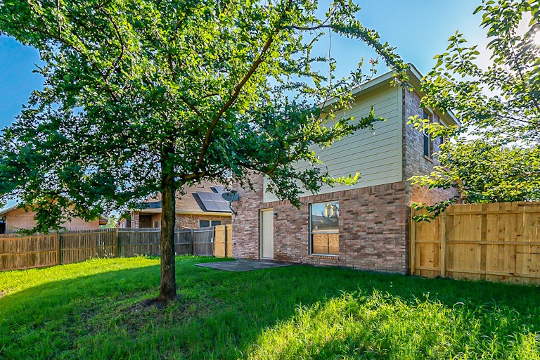 Photo 22 of 22 - 3521 Louise Ln, Balch Springs, TX 75180