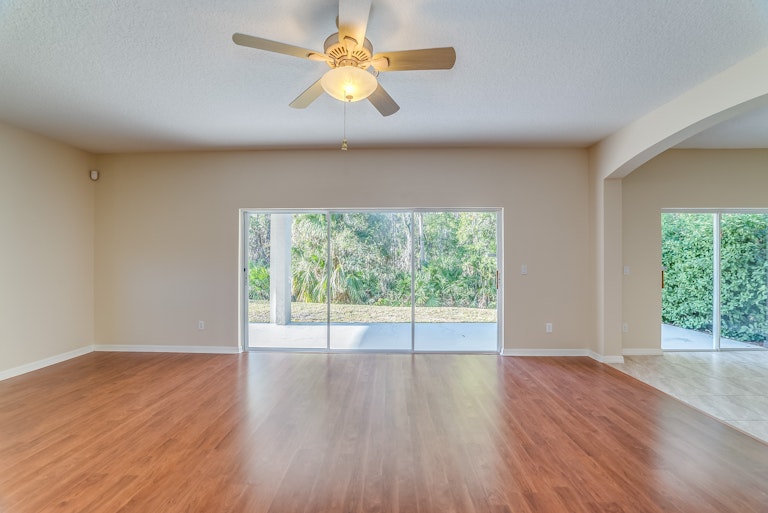 Photo 8 of 28 - 14250 Nottingham Way Cir, Orlando, FL 32828