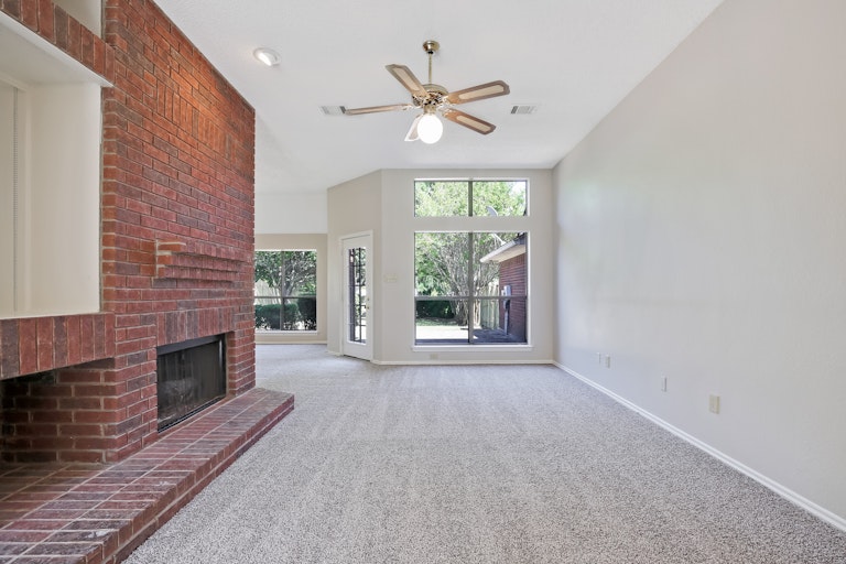 Photo 8 of 51 - 1516 Finley St, Cedar Hill, TX 75104