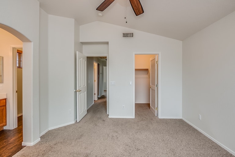 Photo 12 of 23 - 4038 W Abraham Ln, Glendale, AZ 85308