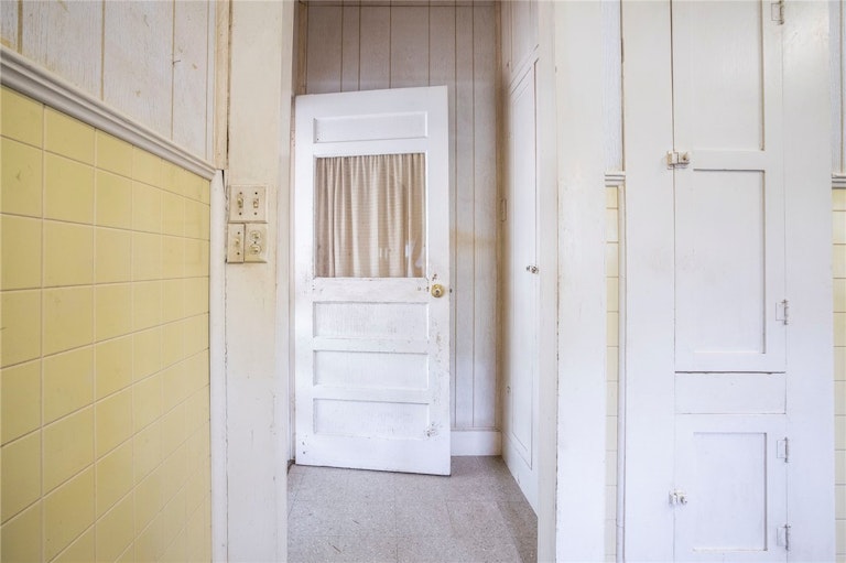 Photo 23 of 35 - 140 Wright Ave, New Braunfels, TX 78130