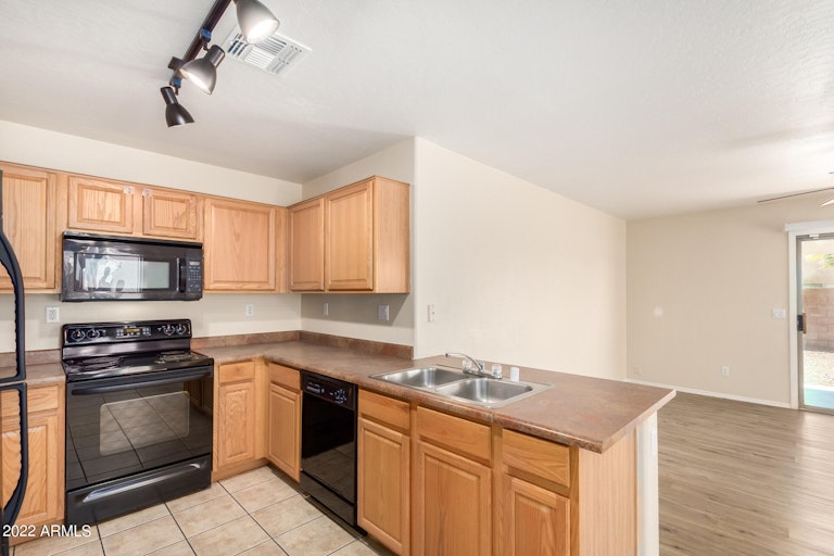 Photo 6 of 21 - 13741 W Peck Dr, Litchfield Park, AZ 85340