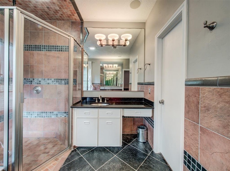 Photo 30 of 50 - 2518 Hodges Bend Cir, Sugar Land, TX 77479