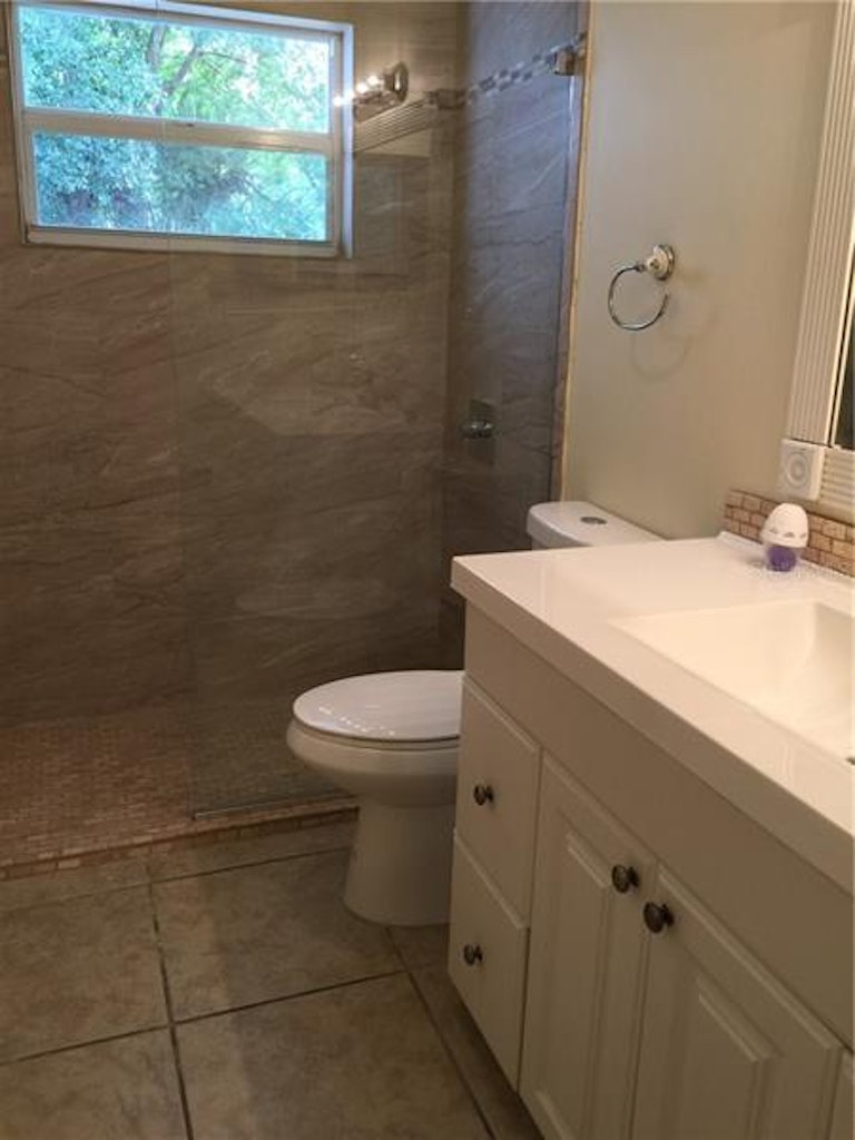 Photo 14 of 16 - 624 Eastwood Ct, Altamonte Springs, FL 32714