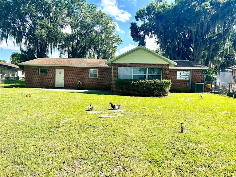 Photo 37 of 48 - 1519 S Lake Shipp Dr, Winter Haven, FL 33880