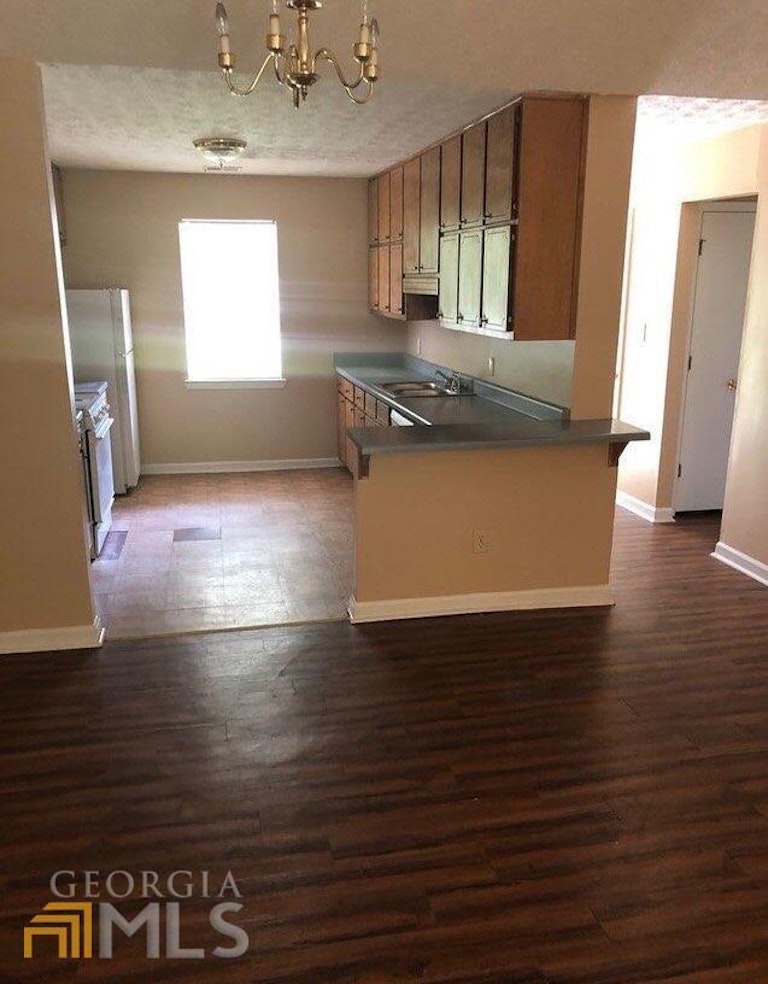 Photo 4 of 8 - 8546 Pineland Dr, Jonesboro, GA 30238
