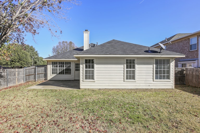 Photo 25 of 26 - 1013 Highland Station Dr, Saginaw, TX 76131