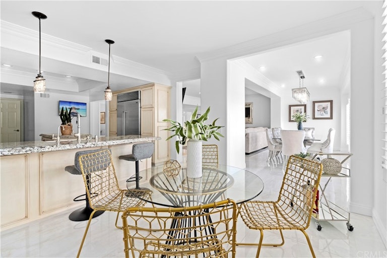 Photo 4 of 19 - 45 Seabrook Cv, Newport Beach, CA 92660