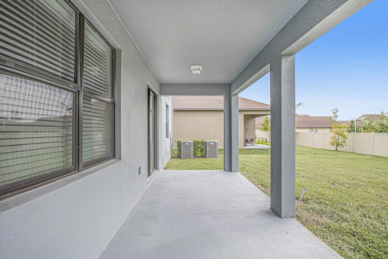 Photo 14 of 18 - 11009 Little Blue Heron Dr, Riverview, FL 33579
