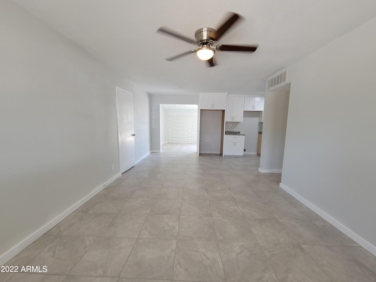 Photo 8 of 24 - 8201 W Earll Dr, Phoenix, AZ 85033