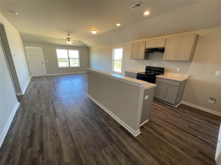 Photo 15 of 36 - 1205 Gracie Way, New Braunfels, TX 78130