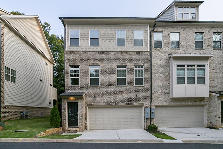 Photo 1 of 27 - 3301 Sangster Way, Decatur, GA 30032