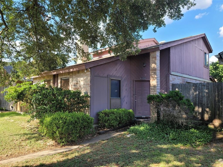 Photo 4 of 38 - 6450 Dellfern Dr, Houston, TX 77035