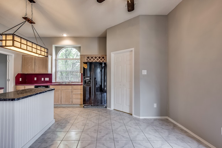 Photo 17 of 29 - 1677 Shannon Dr, Lewisville, TX 75077