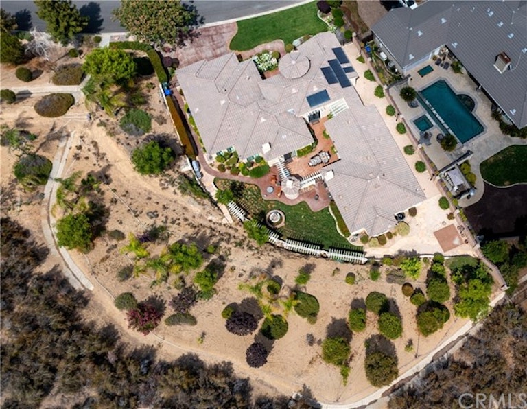Photo 13 of 48 - 34722 Simi Dr, Yucaipa, CA 92399