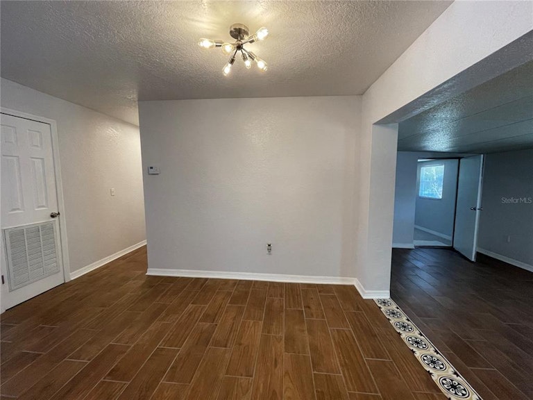 Photo 15 of 30 - 1107 31st Street Ct E, Palmetto, FL 34221