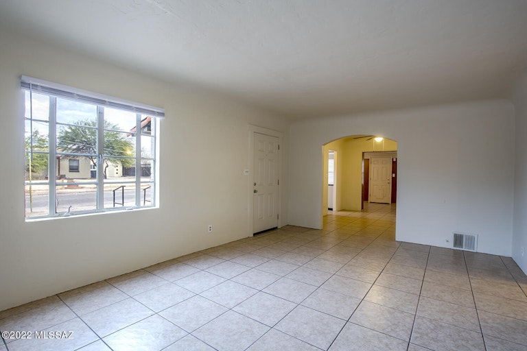 Photo 9 of 43 - 1548 E 9th St, Tucson, AZ 85719