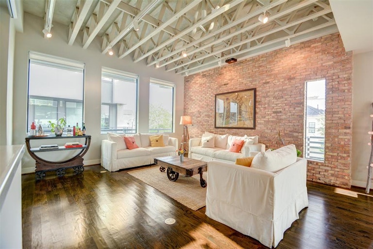 Photo 24 of 49 - 5638 Petty St Unit C, Houston, TX 77007