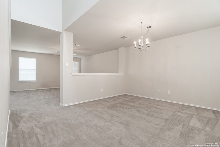Photo 4 of 21 - 3622 Archer Blvd, New Braunfels, TX 78132